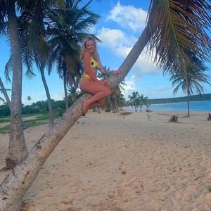 Meet your Posher, Rebecca